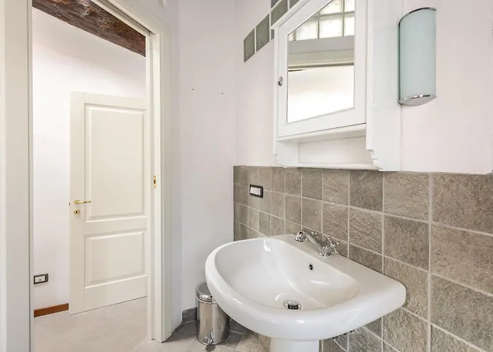 بيت للعطل Romantica Residenza - Borgo Castello di Serravalle