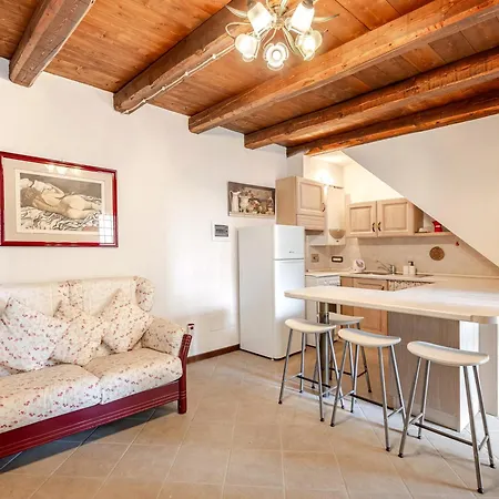 Romantica Residenza - Borgo Castello di Serravalle