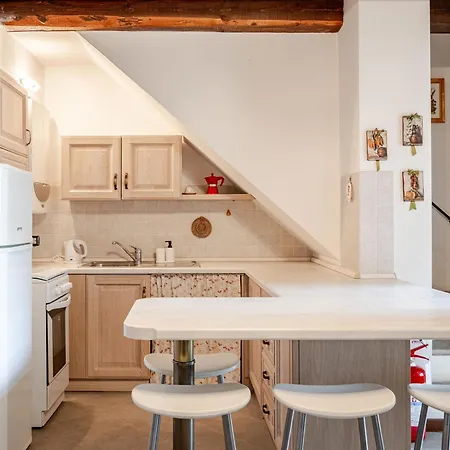 Semesterbostad Romantica Residenza - Borgo Castello di Serravalle