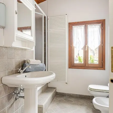 Romantica Residenza - Borgo Semesterbostad Castello di Serravalle