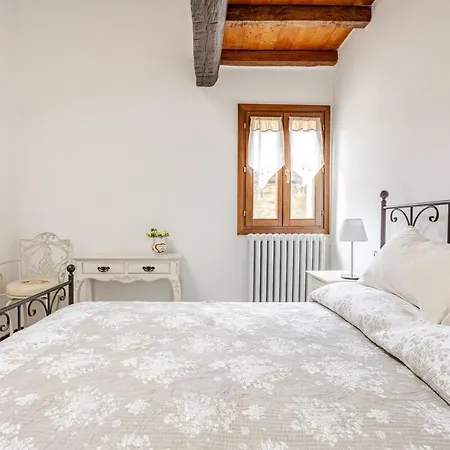 Romantica Residenza - Borgo * Castello di Serravalle