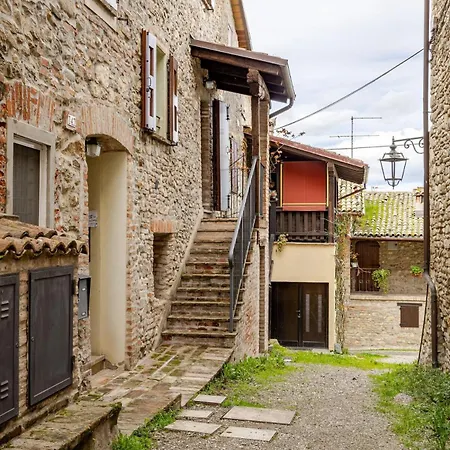 Romantica Residenza - Borgo * Castello di Serravalle