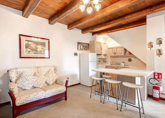 Romantica Residenza - Borgo Castello di Serravalle